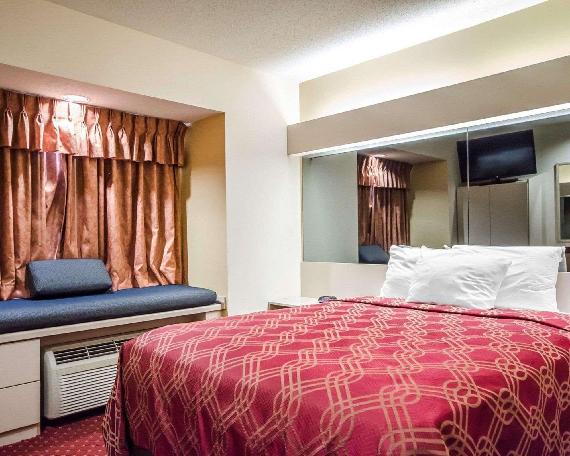Econo Lodge Inn & Suites Evansville Stevenson Exterior foto