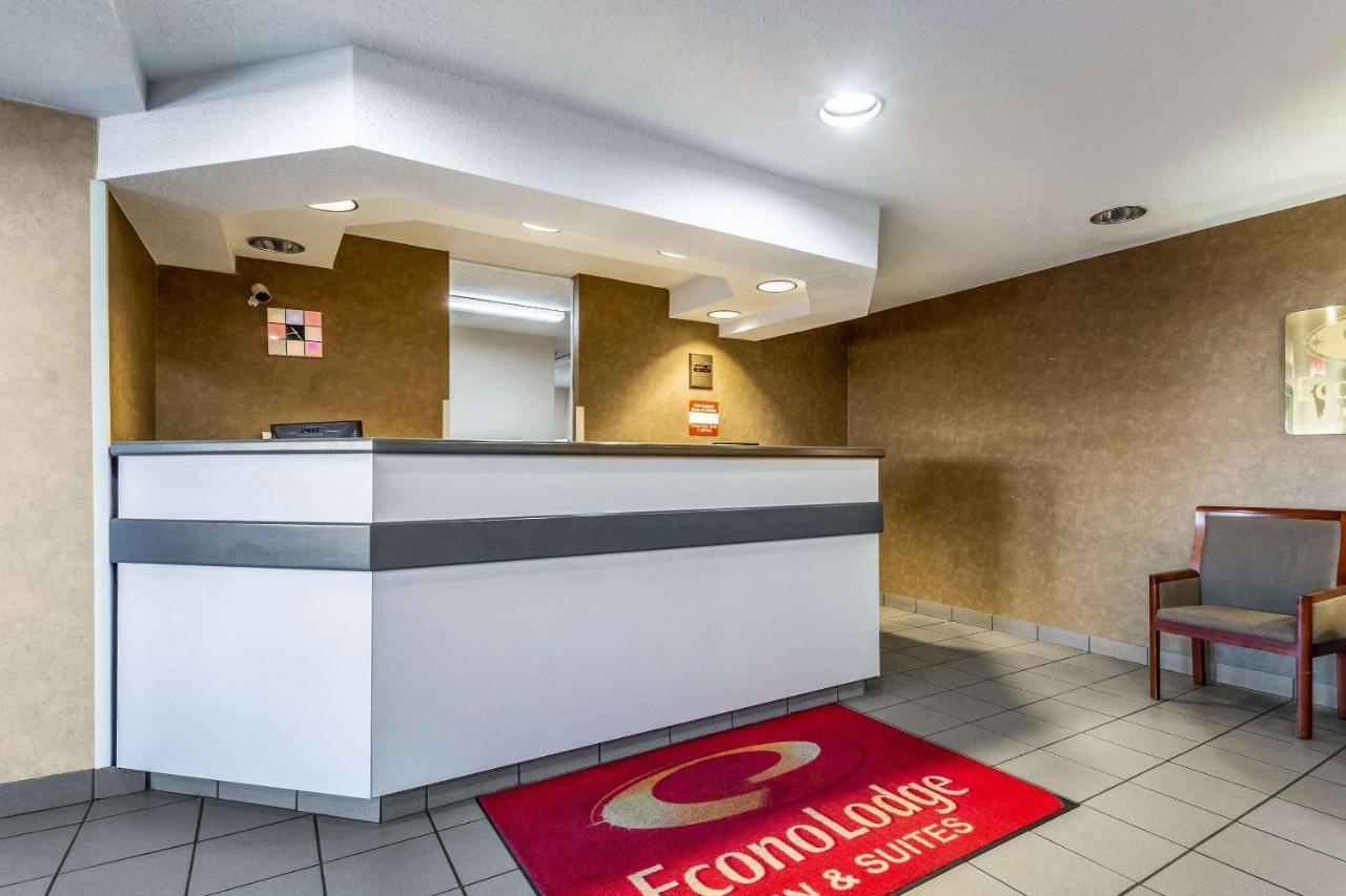 Econo Lodge Inn & Suites Evansville Stevenson Exterior foto