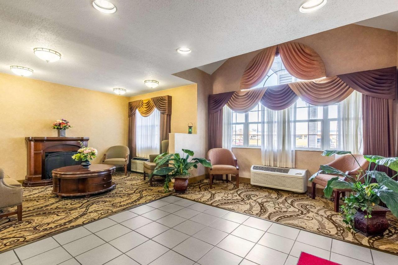 Econo Lodge Inn & Suites Evansville Stevenson Exterior foto